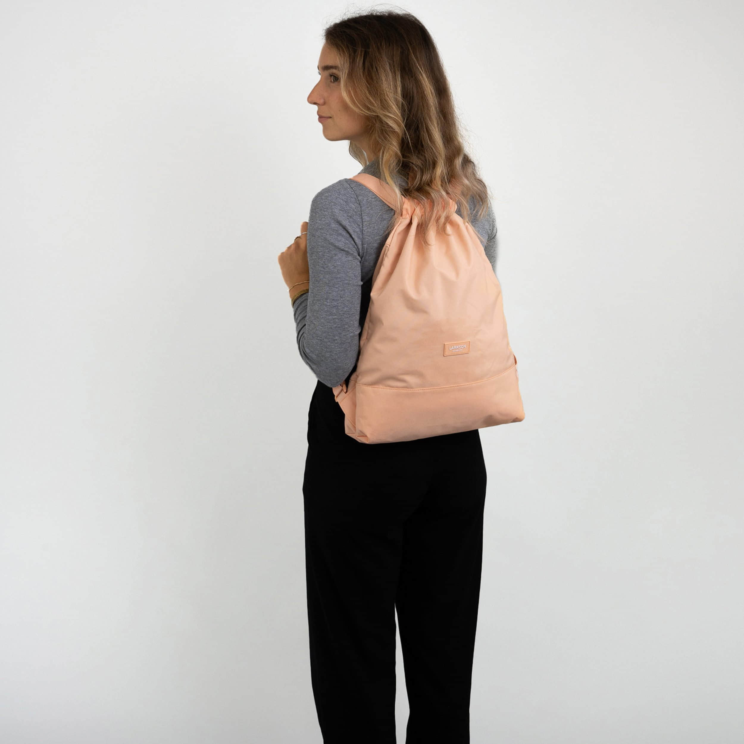 LARKSON Larkson No. 7 Turnbeutel Damen & Herren | Recycled PET, Anti-Theft | Sustainable Style Peach Accessoires & Taschen