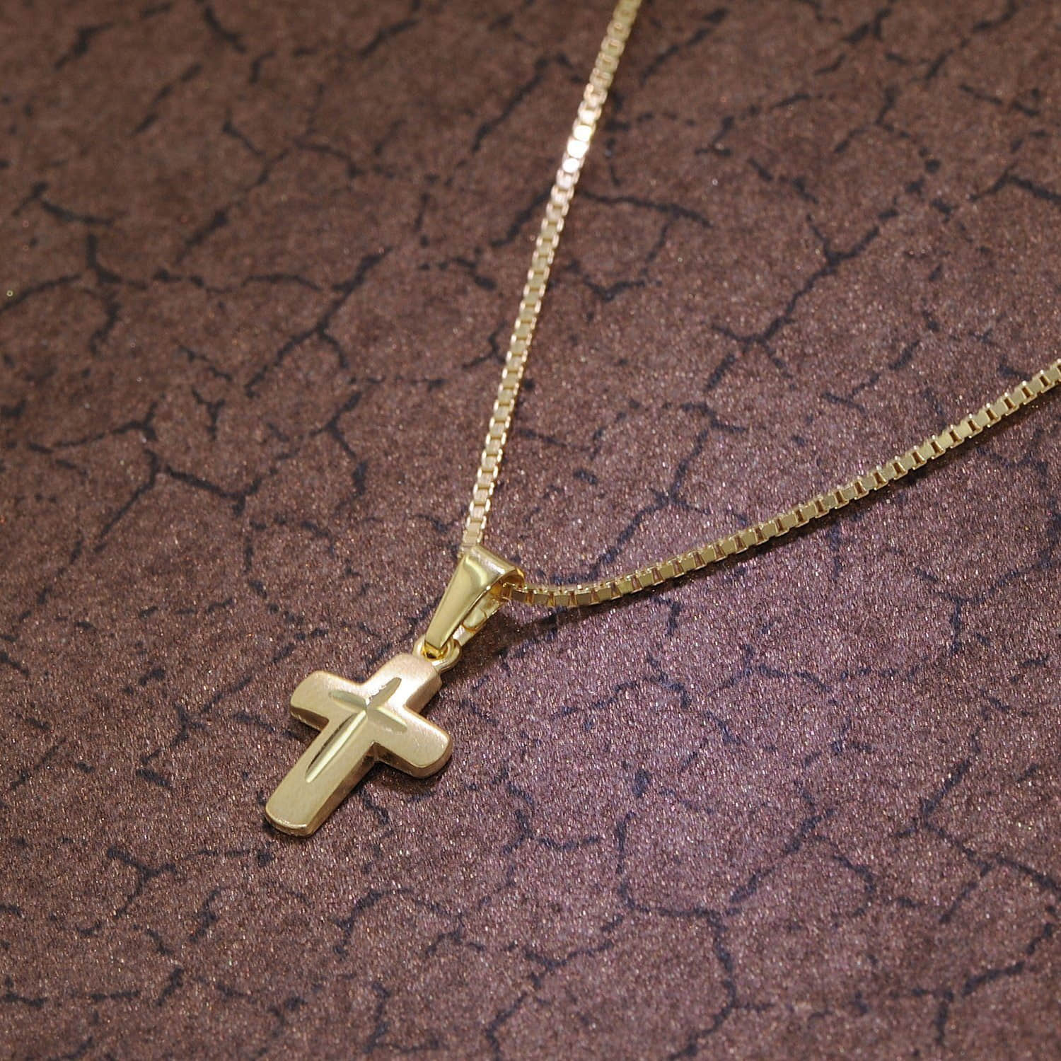 myToys trendor trendor 14K Gold Cross Pendant Necklace
